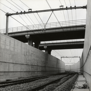 169189 Gezicht in de Velsertunnel onder het Noordzeekanaal, tussen Santpoort Noord en Beverwijk.